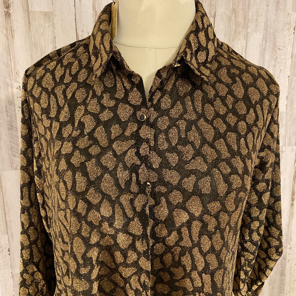 Melissa Paige 2X Black and gold blouse. NWT